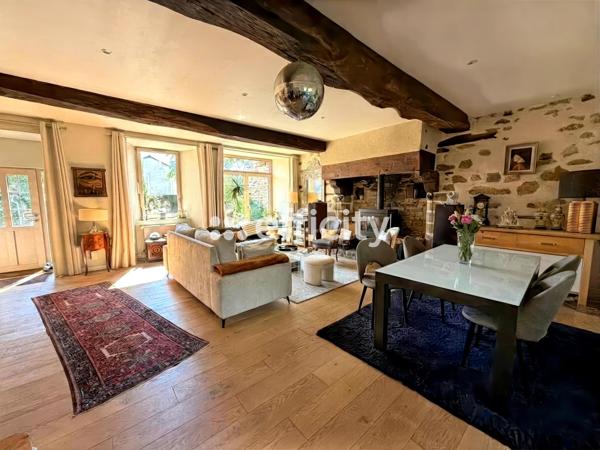 Maison
         6 pièces
        - 160 m² Bien prestige 424 500 € *