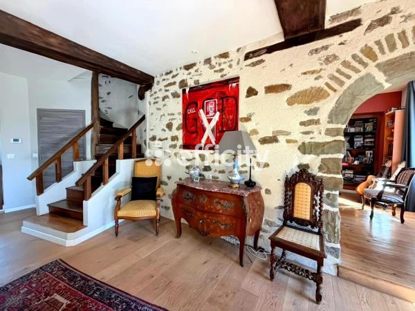Maison
         6 pièces
        - 160 m² Bien prestige 424 500 € *