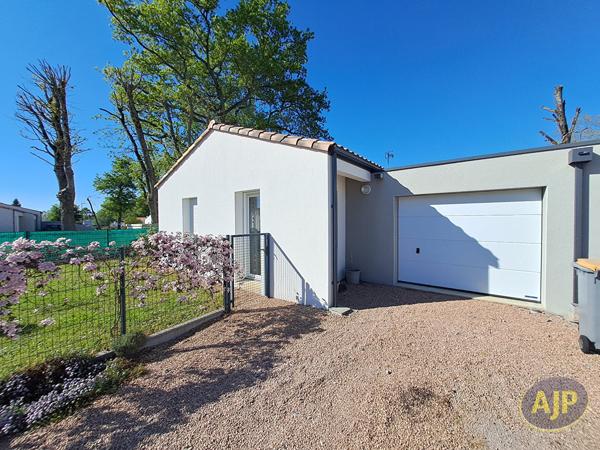Maison à louer Challans : 4 pièces, 83m² avec 3 chambre(s) à 965€ - AJP Immobilier Challans