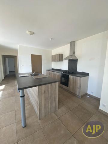Maison à louer Challans : 4 pièces, 83m² avec 3 chambre(s) à 965€ - AJP Immobilier Challans