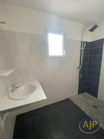 Maison à louer Challans : 4 pièces, 83m² avec 3 chambre(s) à 965€ - AJP Immobilier Challans