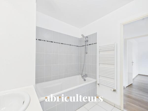 À 2 pas de la Cité du Vin — Appartement T3 Lumineux avec Terrasse de 18 m² & Parking