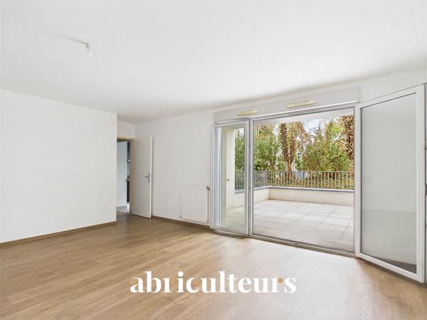 À 2 pas de la Cité du Vin — Appartement T3 Lumineux avec Terrasse de 18 m² & Parking