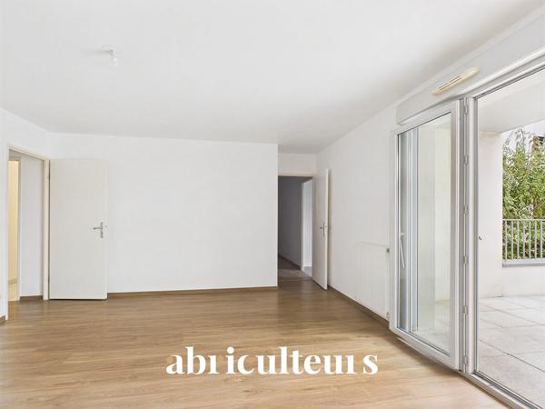 À 2 pas de la Cité du Vin — Appartement T3 Lumineux avec Terrasse de 18 m² & Parking