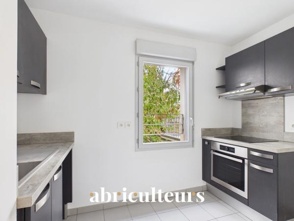 À 2 pas de la Cité du Vin — Appartement T3 Lumineux avec Terrasse de 18 m² & Parking