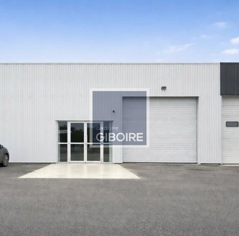 Local d'activites 260 m² à louer SAINT JEAN DE LINIERES (réf : 49.017462)