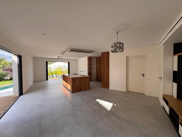 Lorgues (83510) LORGUES- Villa contemporaine lumineuse - Jardin 650 m² & double garage type