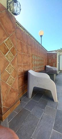 A vendre très belle villa Traditionnelle de 2000 en R+1 
Villa traditionnelle de 126 m2 + Studio 30 m2 sur 482 m2 de terrain.
La maison est de plein pied construit  en 2000.
En sous-sol l'ancien garage accueille un studio de 30 m2 pour recevoir des amis ou la famille et une réserve de 30 m2 pour du rangement.

EXTERIEUR :
Les aménagements extérieurs sont soignés et organisés. 
Rangement pour le bois, coin BBQ abrité et Cabane de jardin.
Terrasse carrelé, espace jeux pour les enfants.
Le portail coulissant automatique donne accès à deux places de parking, au Carport, au jardin et à la maison.
Espace piscine chauffée.
Génoise en bord de toiture et Cheneaux en zinc pour les eaux pluviales.

INTERIEUR :
L'accès à la maison se fait par une mini véranda en Aluminium qui protège et abrite la porte d'entrée.
De suite je découvre une ambiance cosy, un hall d'entrée avec placard et surtout un style Bastide Provençale avec des poutres bois et une belle volige et cela installe le décor.
Murs Blanc, Carrelage avec frise au sol, Insert Bois pour les soirées d'hivers, une magnifique Cuisine d'Artisans aux Tommettes blanche avec son évier rétro en céramique.
Un cellier buanderie donne l'accès au sous-sol de par l'intérieur.
L'espace nuit accueille 4 chambres spacieuses, une Salle de Bain avec douche Italienne, un WC.
Une véranda de 15 m2 en aluminium crée un espace chaleureux pour l'hivers.
Cette habitation est prête à recevoir une nouvelle famille, vous avez juste à poser vos valises, vous installer et profiter.
 
COTE TECNIQUE :
Volets aluminium électrique centralisé + Volets battants en Aluminium.
Store Banne côté cuisine et Terrasse.
Piscine chauffée.
Gaz de ville et Chaudière Gaz sur chauffage central.
Portail, Portillon, automatique + interphone.
Fibre.

POINTS FORTS :
Le jardin exposition Sud.
BBQ, Aire de jeux, Terrasse ombragée, sous sol aménagé,
La  Piscine chauffée.
Véranda Aluminium.
La maison  construite en 2000 qui  est en excellent état toujours à ce jour.
Ce bien vous est présenté au prix de :  415.000€  F.A.I 

Votre contact pour tous renseignements et une visite. 
BON DE VISITE ET SIMULATION DE FINANCEMENT OBLIGATOIRE
Fabrice Boubal   Conseiller Bskimmobilier.com   07.67.19.54.55     
Mail : f.boubal@bskimmobilier.com
Agent commercial indépendant (EI)    
Rsac : 37815191400058 Montpellier
