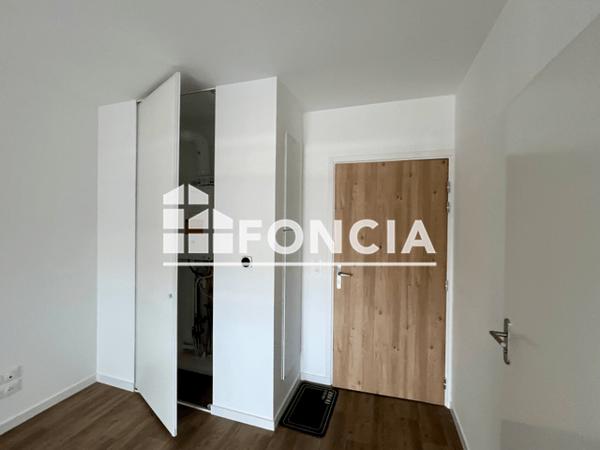 Location Studio 29.72 m² - Laval 53000