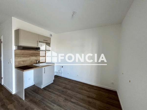 Location Studio 29.72 m² - Laval 53000