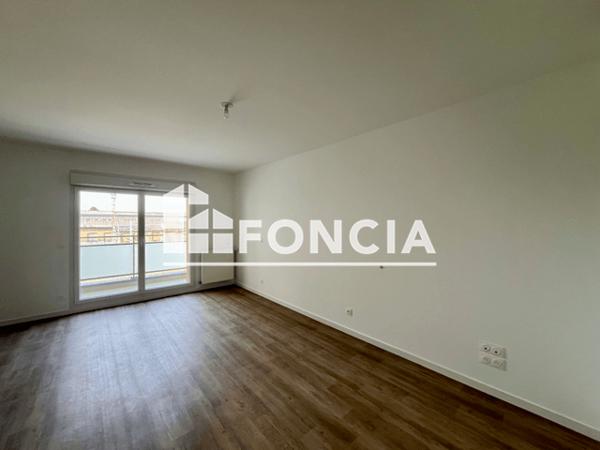 Location Studio 29.72 m² - Laval 53000