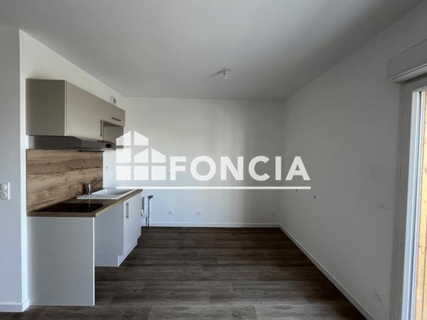 Location Studio 29.72 m² - Laval 53000