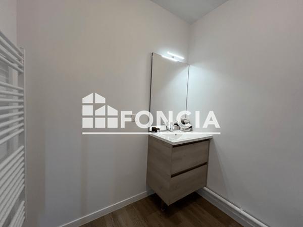 Location Studio 29.72 m² - Laval 53000