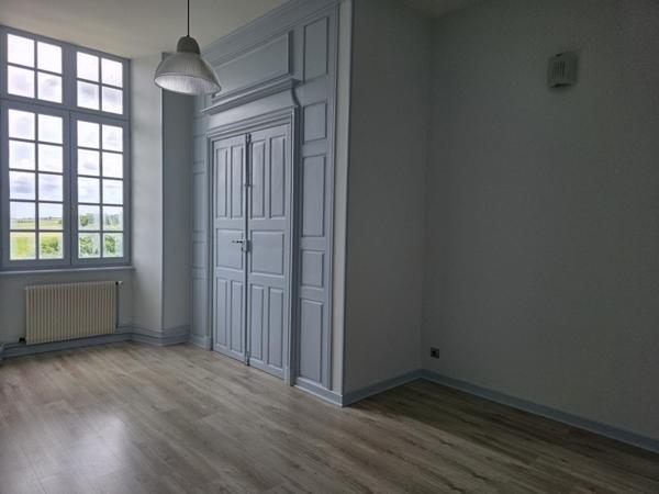 Appartement à louer 1 030 € CC Clam 4 p 158 m² DPE C