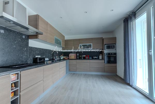 Lumineuse, spacieuse et fonctionnelle !