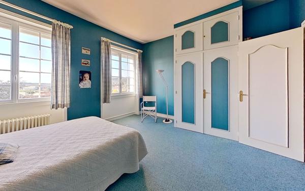 Maison à vendre    5 pièces • 309,17 m2 Rozier-en-Donzy