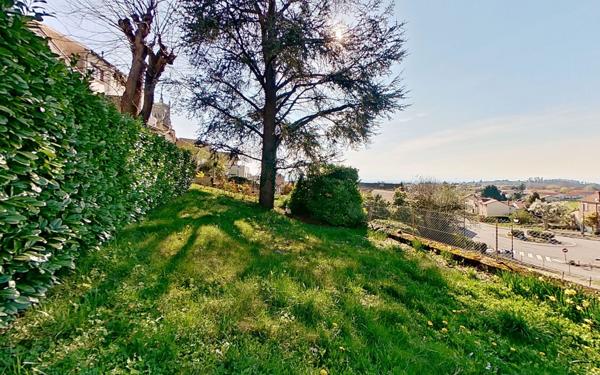 Maison à vendre    5 pièces • 309,17 m2 Rozier-en-Donzy