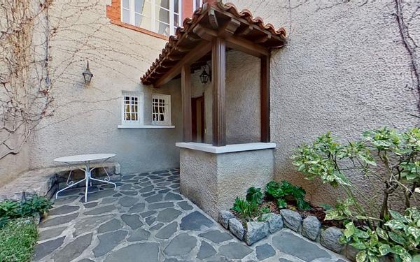 Maison à vendre    5 pièces • 309,17 m2 Rozier-en-Donzy