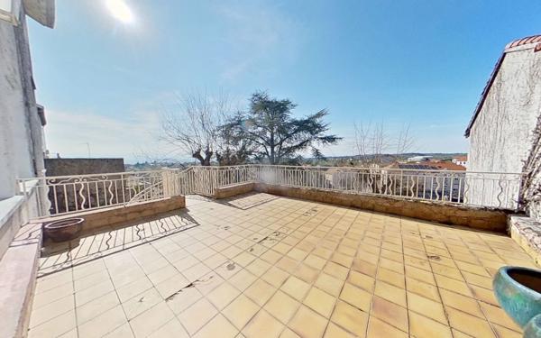 Maison à vendre    5 pièces • 309,17 m2 Rozier-en-Donzy