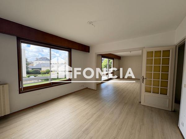 Location Appartement 6 pièces 128.89 m² - 35 RUE DU DOCTEUR GUICHARD Angers 49000