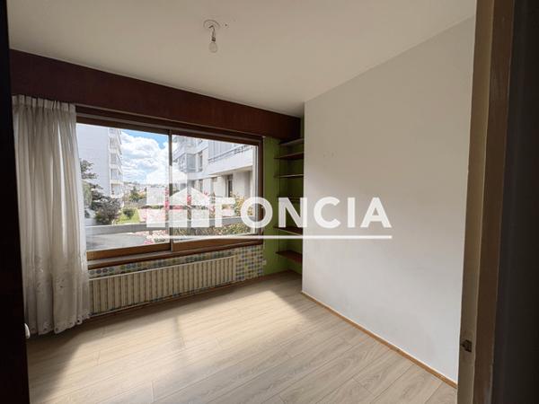 Location Appartement 6 pièces 128.89 m² - 35 RUE DU DOCTEUR GUICHARD Angers 49000