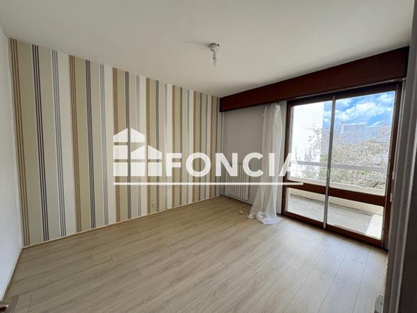 Location Appartement 6 pièces 128.89 m² - 35 RUE DU DOCTEUR GUICHARD Angers 49000