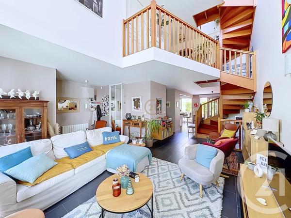 Maison à vendre  5 pièces - 142,64 m 2   LYON  - 69008