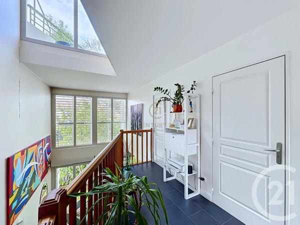 Maison à vendre  5 pièces - 142,64 m 2   LYON  - 69008