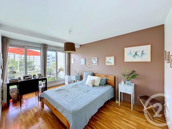 Maison à vendre  5 pièces - 142,64 m 2   LYON  - 69008