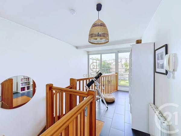 Maison à vendre  5 pièces - 142,64 m 2   LYON  - 69008