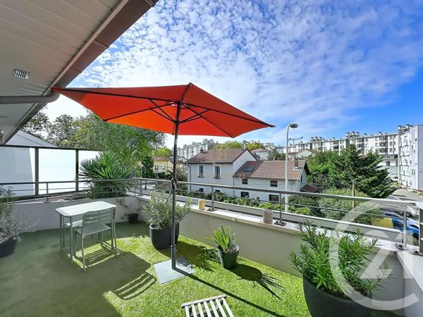 Maison à vendre  5 pièces - 142,64 m 2   LYON  - 69008