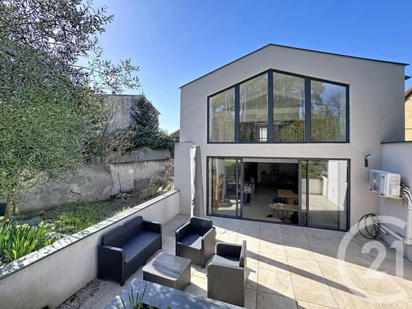 Maison à vendre  5 pièces - 142,64 m 2   LYON  - 69008