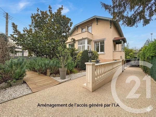 Maison à vendre  5 pièces - 142,64 m 2   LYON  - 69008