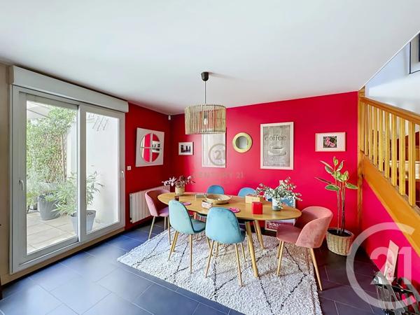 Maison à vendre  5 pièces - 142,64 m 2   LYON  - 69008