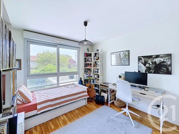 Maison à vendre  5 pièces - 142,64 m 2   LYON  - 69008