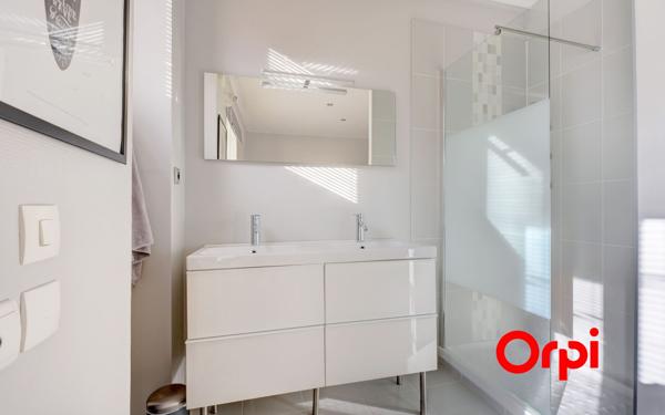 Appartement à vendre    3 pièces • 62,70 m2 Lyon 9