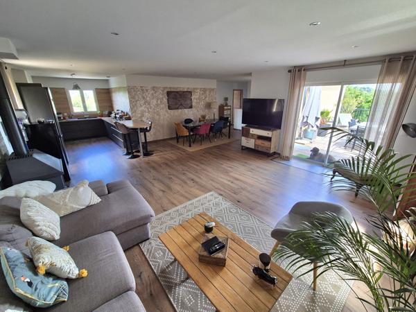 Maison rénovée 5 chambres terrain 858 m2 à Alès Alès (30100)