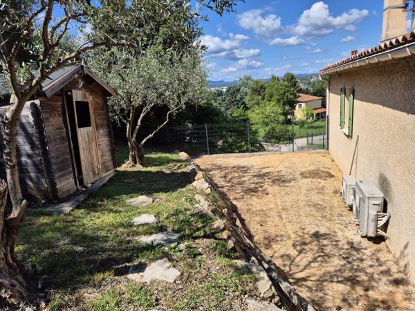Maison rénovée 5 chambres terrain 858 m2 à Alès Alès (30100)