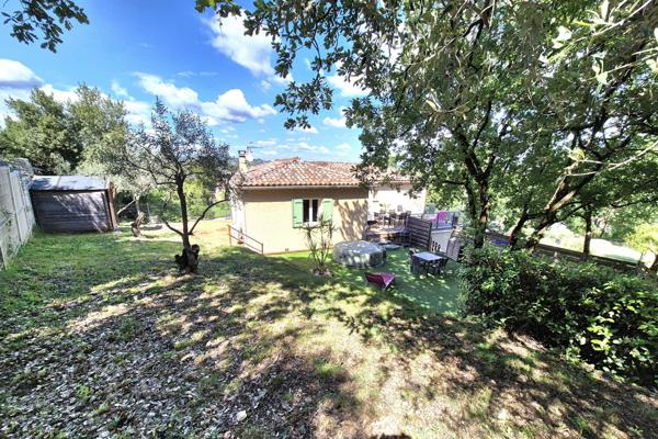 Maison rénovée 5 chambres terrain 858 m2 à Alès Alès (30100)
