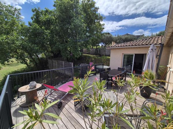 Maison rénovée 5 chambres terrain 858 m2 à Alès Alès (30100)
