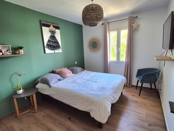 Maison rénovée 5 chambres terrain 858 m2 à Alès Alès (30100)