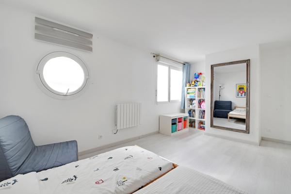 Saint-Denis (93200) Charmant 3 pièces rénové avec terrasse et box fermé – Quartier agréable et familial de La Plaine Saint-Denis