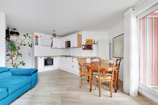 Saint-Denis (93200) Charmant 3 pièces rénové avec terrasse et box fermé – Quartier agréable et familial de La Plaine Saint-Denis