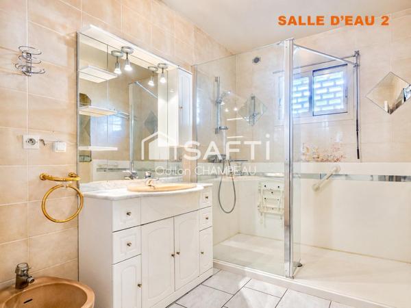Appartement T4 traversant de 110m2 + balcon et terrasse + grand garage