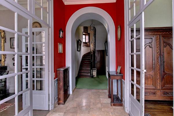 Manoir de 1850, maison de gardien et tennis sur un parc de 5ha