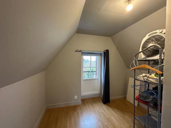 CHATEAUROUX - Proche centre - Masion T5 avec vie de plain-pied - Garage - Terrain.