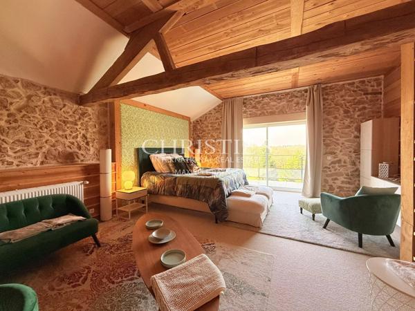 Domaine de Caractère avec Piscine et 14 Hectares de Nature