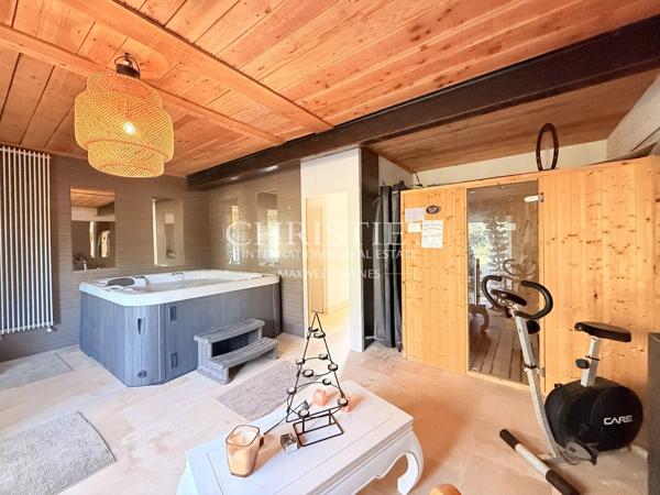 Domaine de Caractère avec Piscine et 14 Hectares de Nature