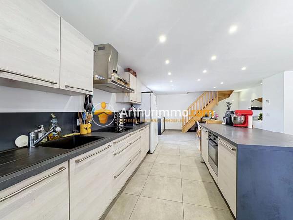 Location                                                      Maison
                        
                     5 pièces                      156 m2                     à Bourgoin-Jallieu