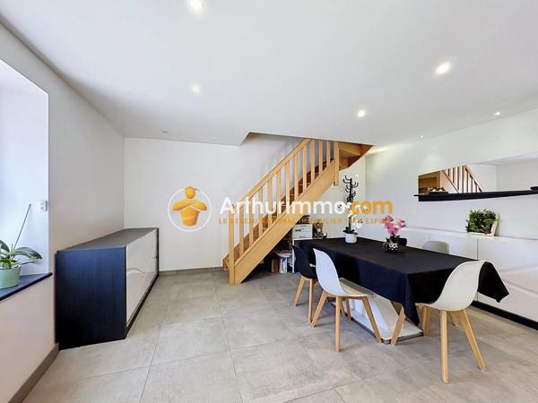 Location                                                      Maison
                        
                     5 pièces                      156 m2                     à Bourgoin-Jallieu